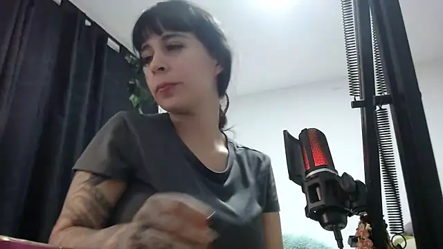 shy katy  online show from April 7, 8:05 am