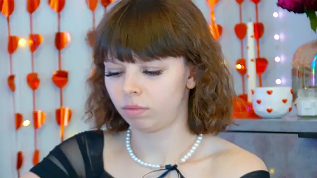 ElisabethDavis online show from February 20, 6:31 pm