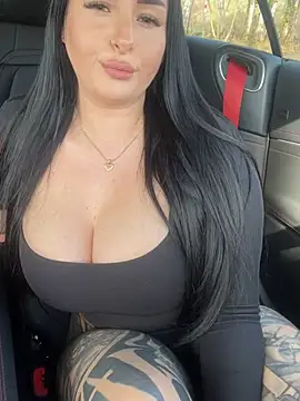 Mia-Bremer online show from March 3, 1:39 pm