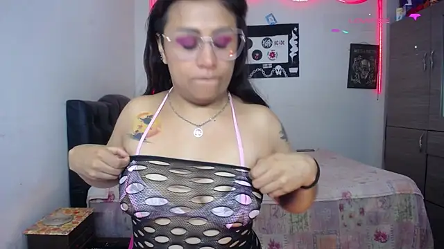 pinky violeta online show from March 24, 12:32 pm