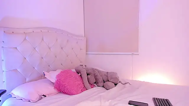 Zamblissett online show from November 12, 7:39 am