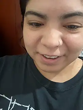 kimmiakiss22 online show from May 6, 10:03 pm