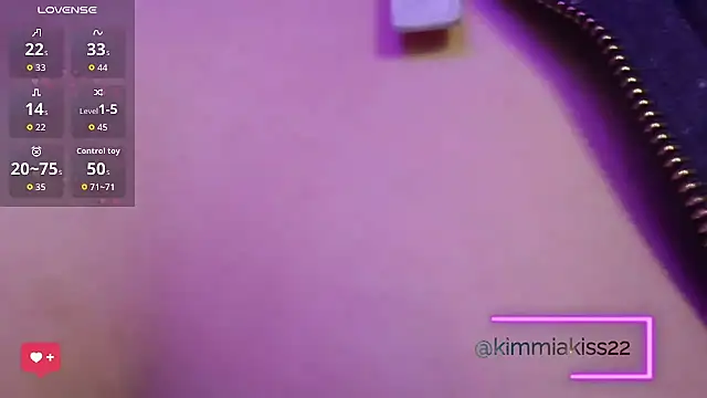 kimmiakiss22 online show from March 14, 4:46 am