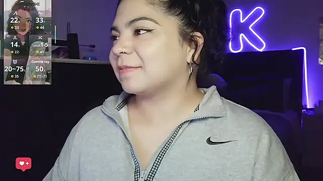 kimmiakiss22 online show from May 2, 3:10 am