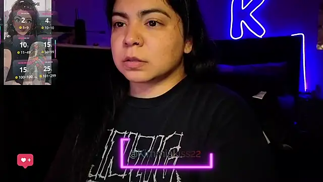 kimmiakiss22 online show from May 9, 3:41 am