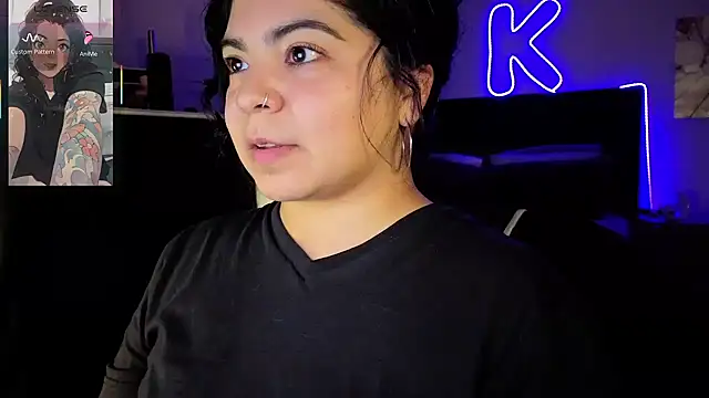 kimmiakiss22 online show from May 11, 4:58 am