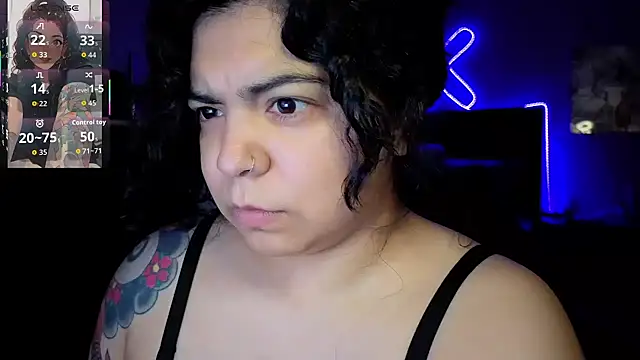 kimmiakiss22 online show from May 17, 2:22 am