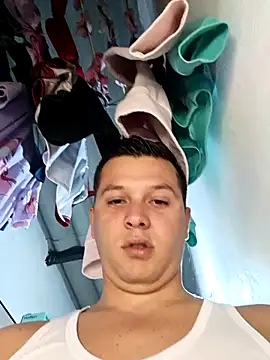 kingofqueenxxx online show from May 1, 1:20 am