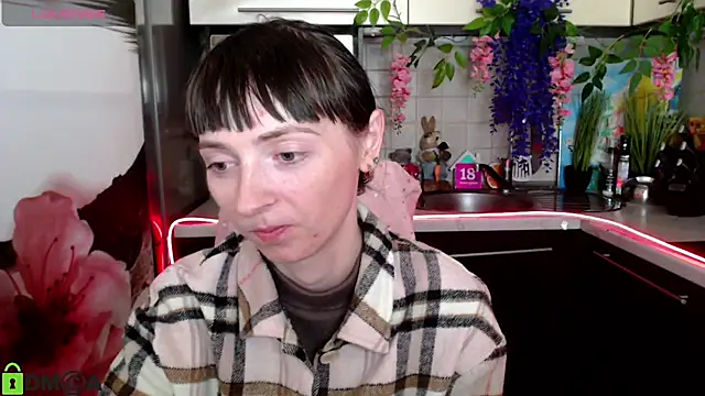 TayanaJons online show from March 19, 9:35 am