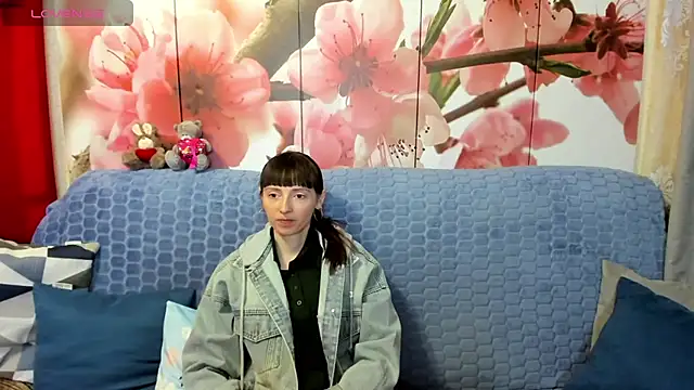 TayanaJons online show from May 6, 7:12 am
