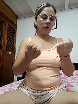 selena gomez2 online show from February 28, 2:00 am