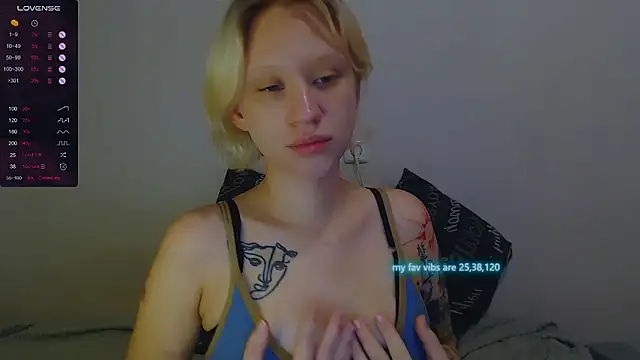 Snapshot of amelia_lye chatting on October 10, 3:50 pm amelia lye online show from October 10, 3:50 pm