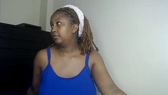 NIKKIE LOVE online show from May 11, 4:04 pm