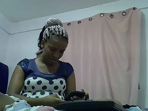 prettybeee online show from May 24, 8:19 pm
