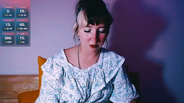 Cosmo Riri online show from February 8, 10:30 am