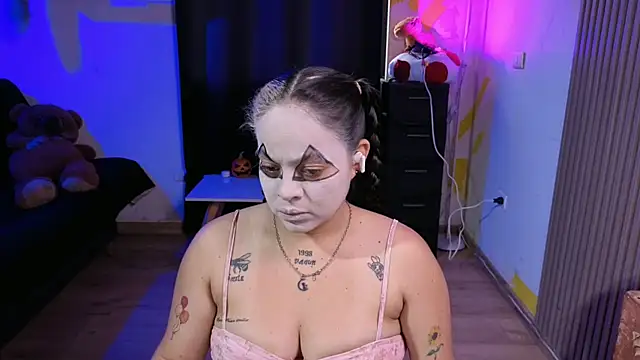 Cuttiealice online show from November 26, 1:12 pm