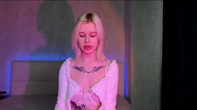 LisaDenvinn online show from September 24, 3:27 am
