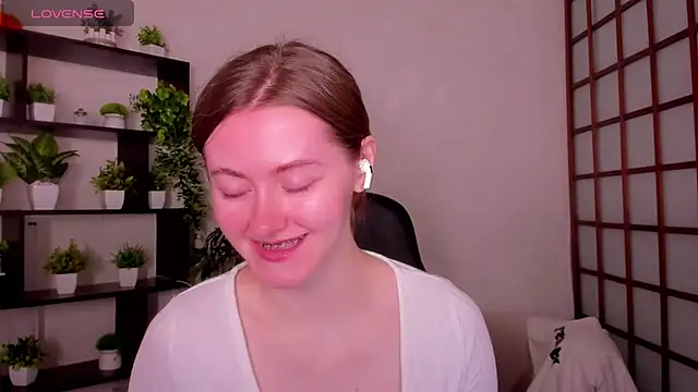 KateCuddle online show from May 8, 2:37 am