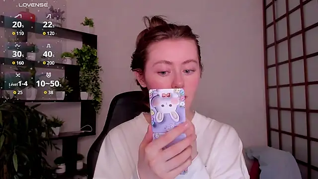 KateCuddle online show from March 18, 6:51 am