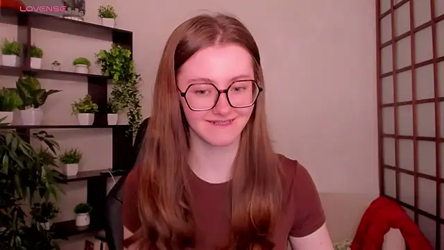 KateCuddle online show from May 15, 2:49 am