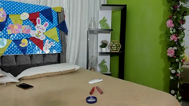 SHARICK GRECO online show from April 5, 12:15 pm