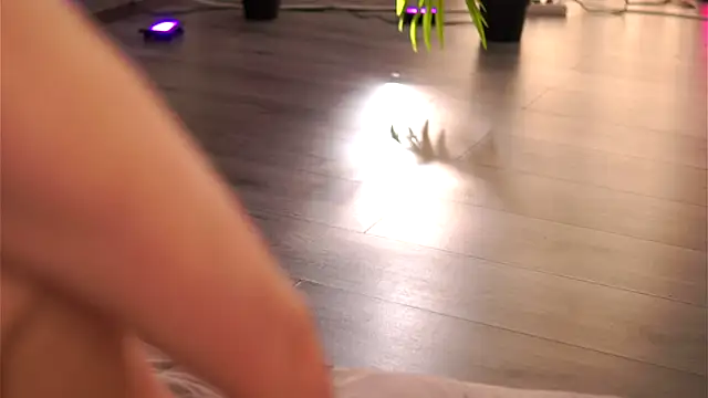 HotSkinnyX online show from October 18, 9:12 am