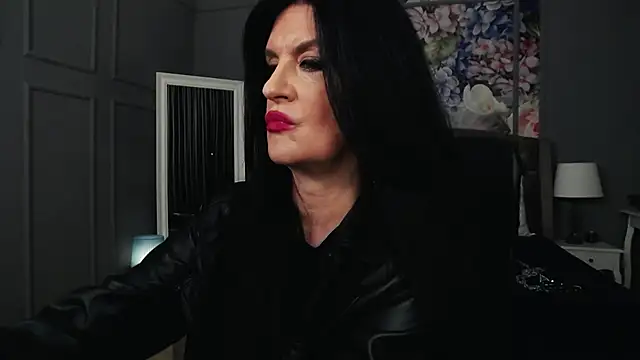 DomMelissaW online show from November 1, 8:57 pm