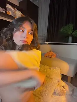 itssophiie online show from April 10, 6:25 pm