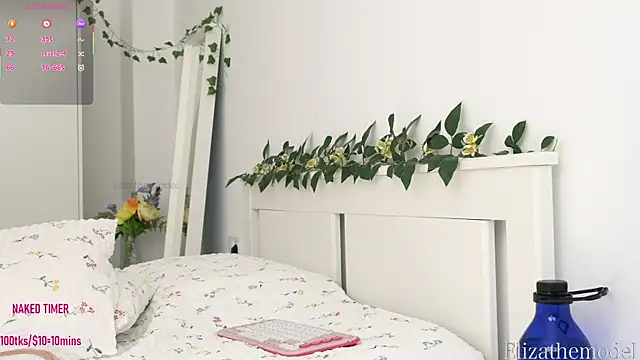 Snapshot of elizathemodel chatting on September 29, 3:17 pm elizathemodel online show from September 29, 3:17 pm