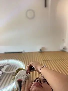 clarachanelricek online show from December 19, 8:45 pm