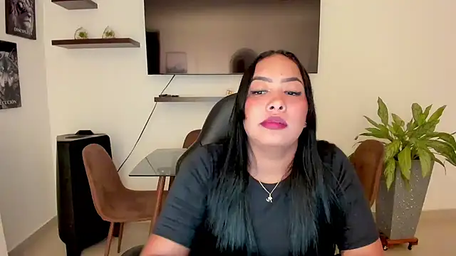 Snapshot of brunetenikole02 chatting on September 25, 2:10 am brunetenikole02 online show from September 25, 2:10 am