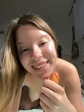 kimczii online show from May 11, 6:15 am