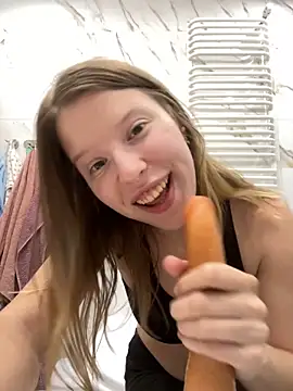 kimczii online show from May 11, 6:16 pm
