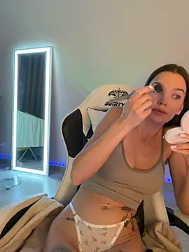 julia fly online show from May 18, 7:58 am