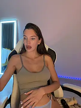 julia fly online show from May 13, 8:09 am