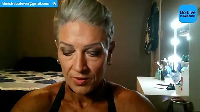 Devon2020 online show from May 27, 2:52 am