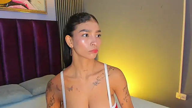 LauraAristizabal online show from May 22, 12:03 pm