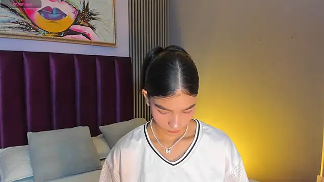 LauraAristizabal online show from May 21, 11:52 am
