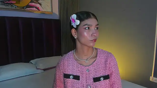 LauraAristizabal online show from May 20, 11:51 am