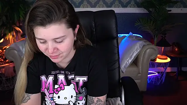 AmellyMilly online show from April 10, 12:33 pm