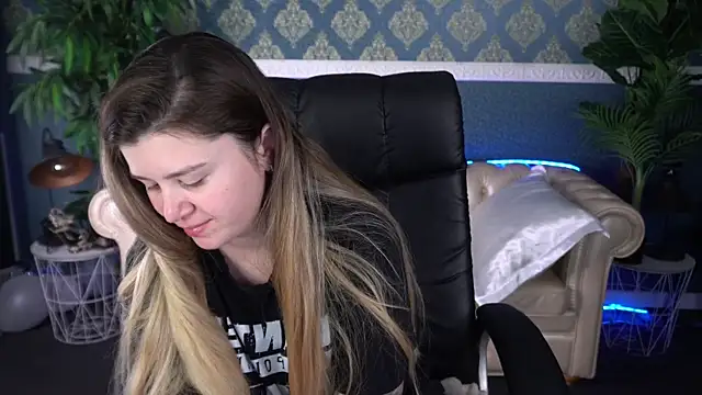 AmellyMilly online show from March 22, 8:15 pm