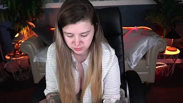 AmellyMilly online show from April 4, 1:43 pm