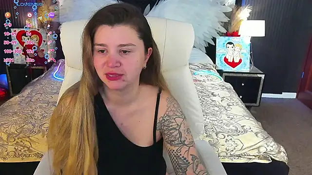 AmellyMilly online show from April 6, 7:15 pm