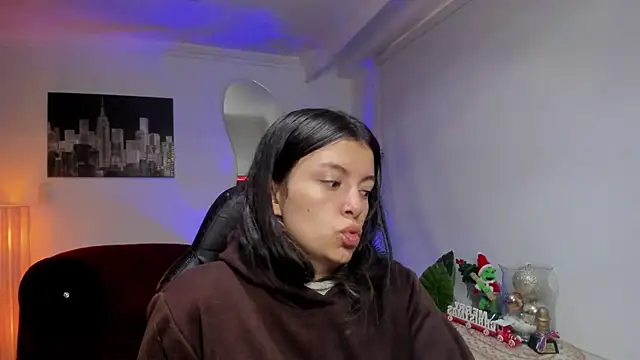 Meghan320 online show from December 18, 11:48 am