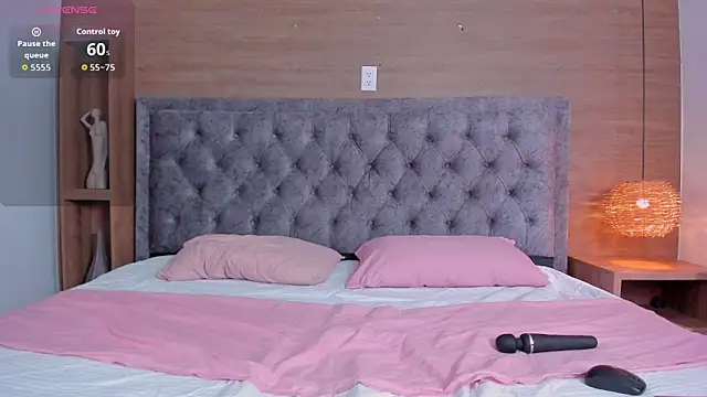 01victoria online show from May 18, 1:06 pm