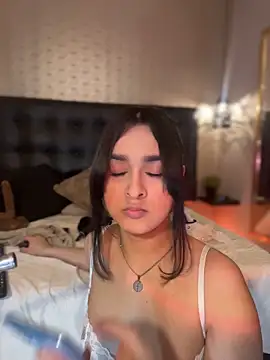MiahWindsor online show from May 19, 8:38 pm