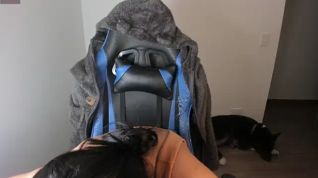 Emily Nicole online show from October 21, 1:20 am