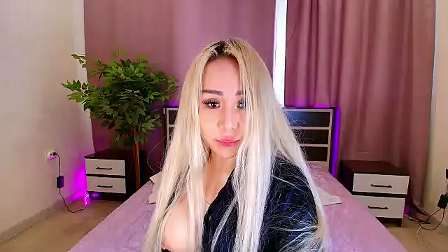 Yulianna Smith online show from March 28, 12:22 am