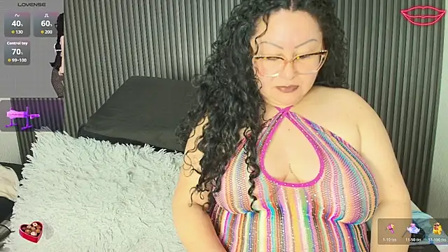 hazel milf online show from May 12, 11:06 am