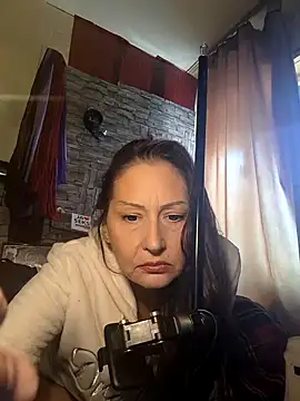 Snapshot of dominatrixredsonyja chatting on December 2, 9:32 am dominatrixredsonyja online show from December 2, 9:32 am